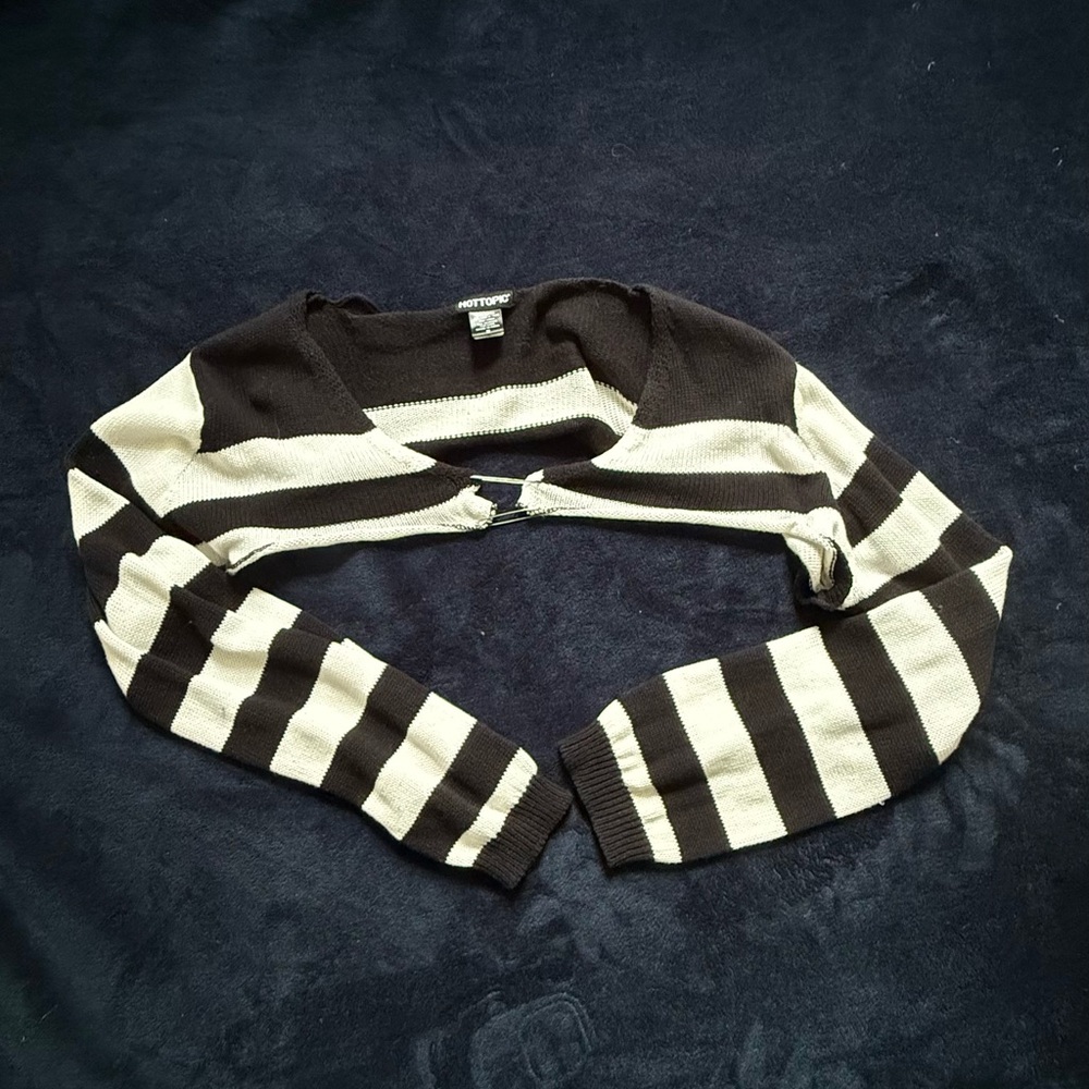 HOT TOPIC striped shrug